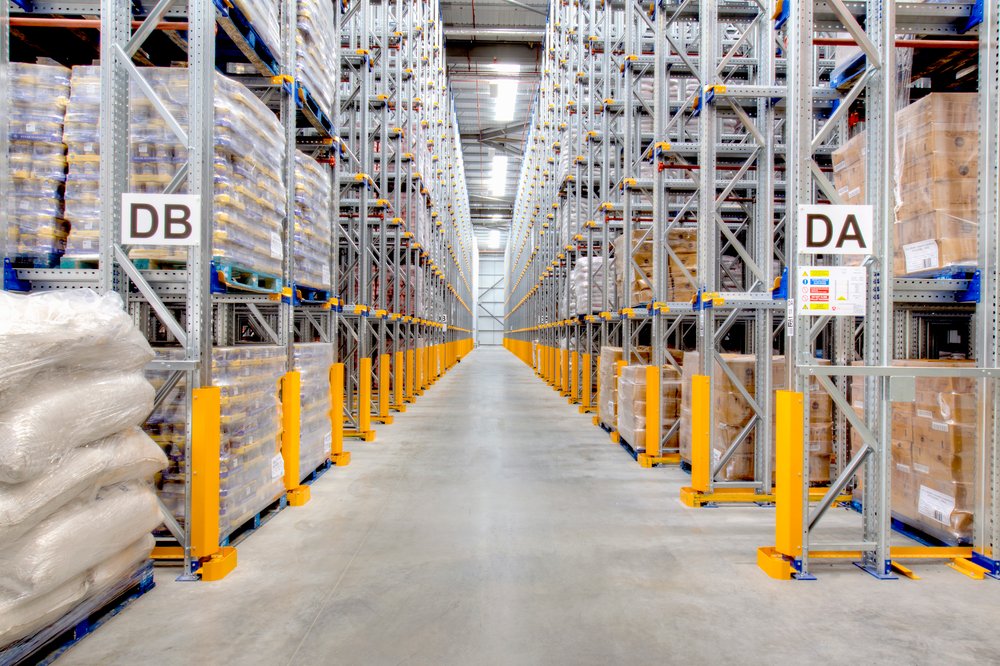 Drive-in pallet racking in a warehouse